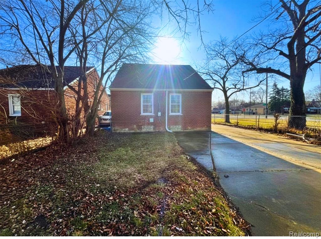 15211 Fairmount Drive, Detroit, MI 48205 — Photo 6