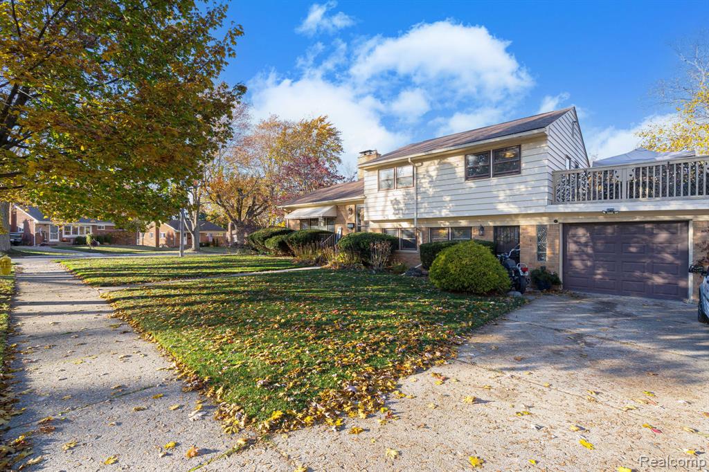 392 Cambridge Drive, Mount Clemens, MI 48043
