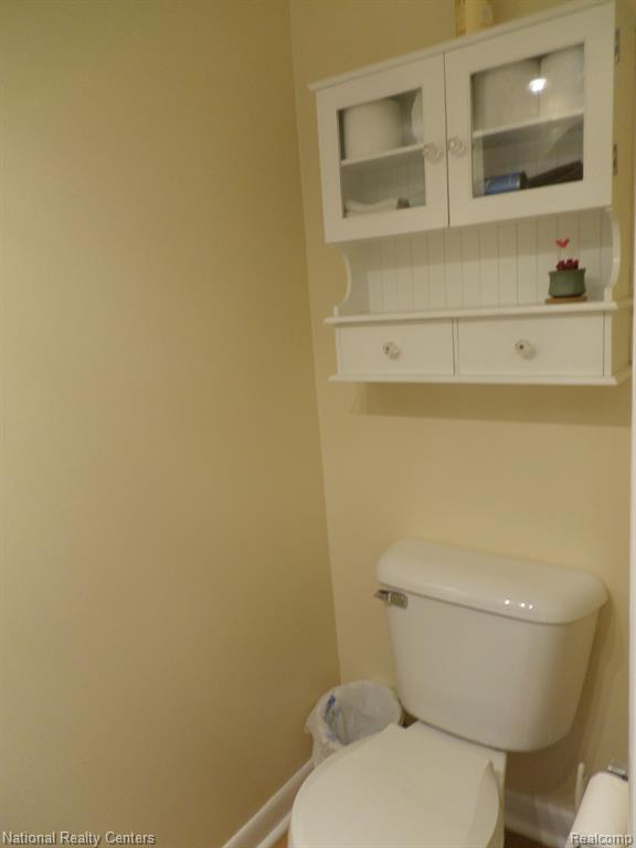 39733 VILLAGE WOOD Lane, Novi, MI — Photo 12