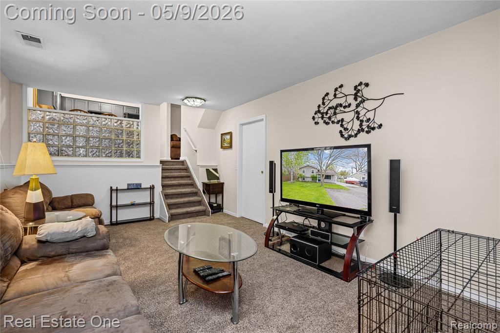 537 Woodbridge Circle, Waterford, MI 48327 — Photo 28