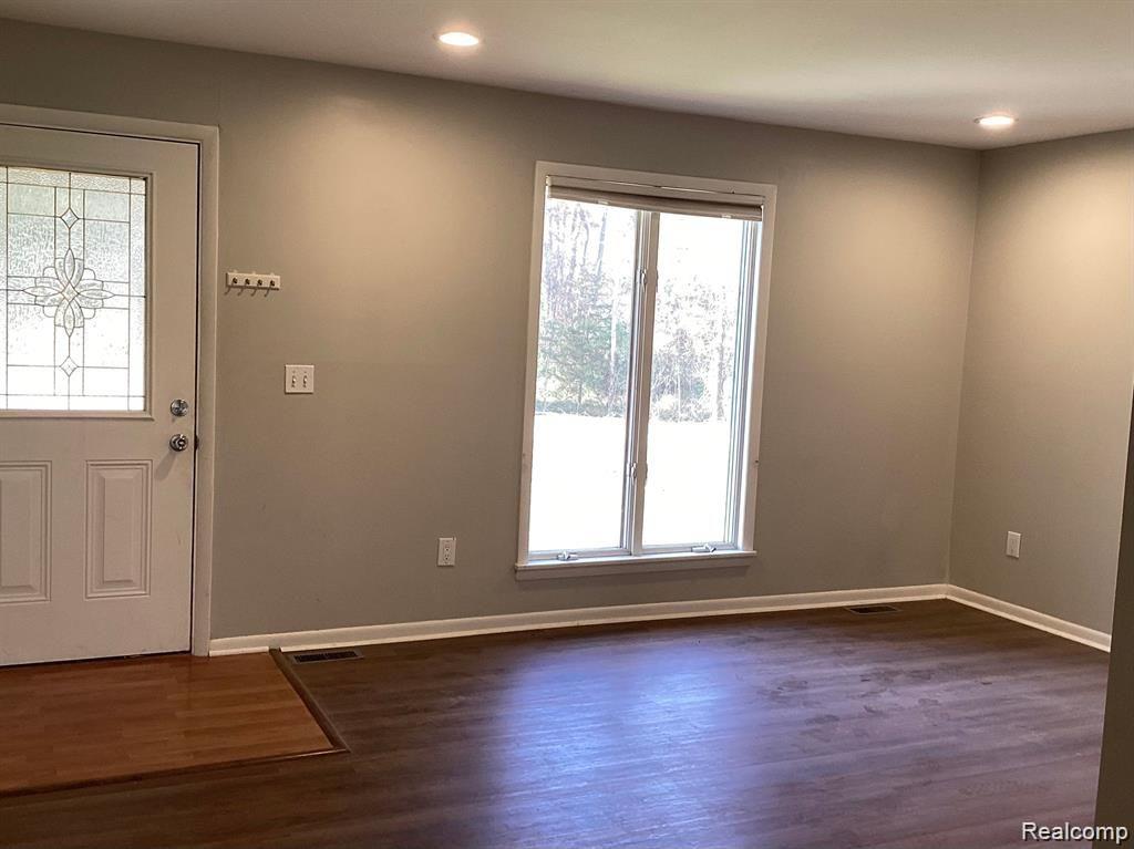 7491 PINCKNEY Road, Pinckney, MI 48169 — Photo 4