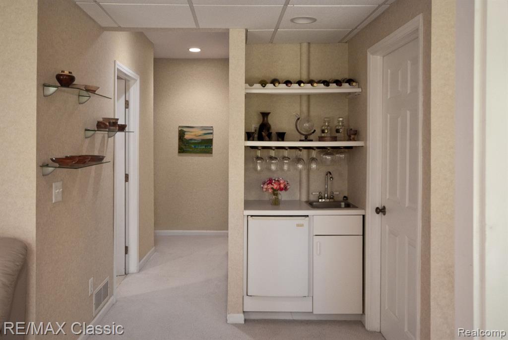 587 Winwood Circle, 20, Walled Lake, MI 48390 — Photo 29