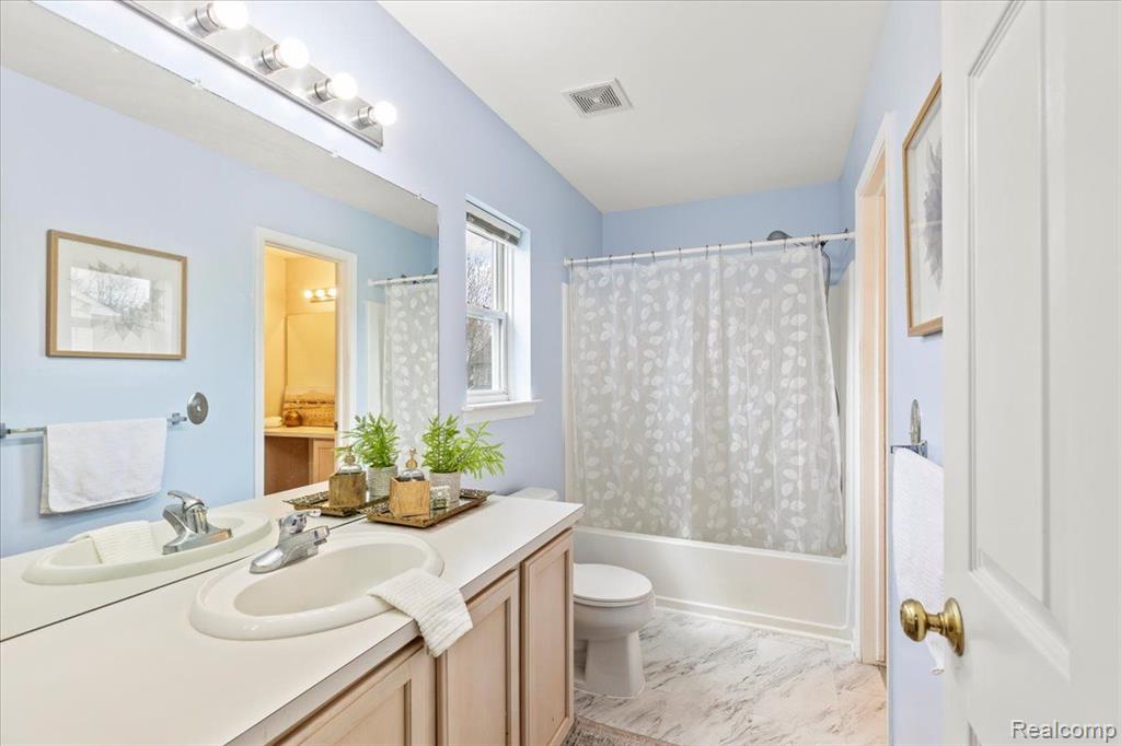 436 Pine Valley Court, Oxford, MI 48371 — Photo 22