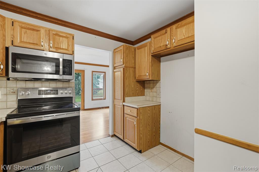 42289 Saratoga Circle, 8, Canton, MI 48187 — Photo 13