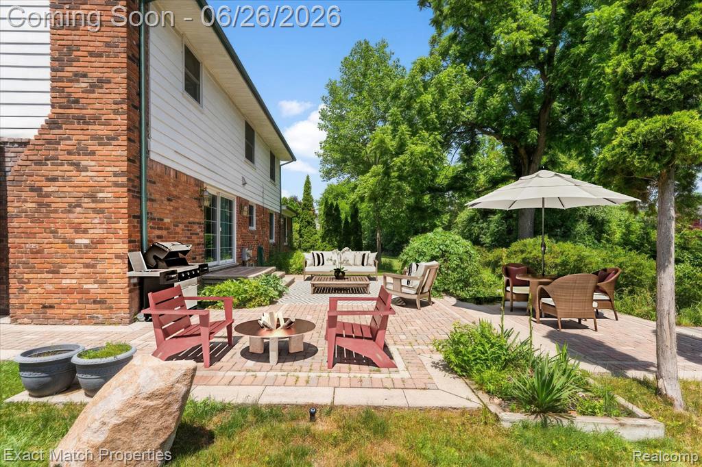 6737 Alderley Way, West Bloomfield, MI — Photo 2