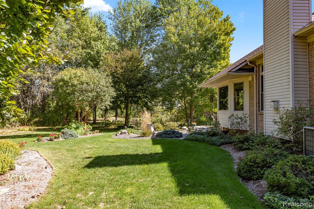 27142 Newberry Boulevard, Brownstown, MI 48134 — Photo 45