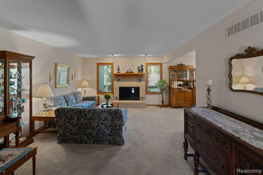29573 Sylvan Lane, 17, Farmington Hills, MI 48334 — Photo 6