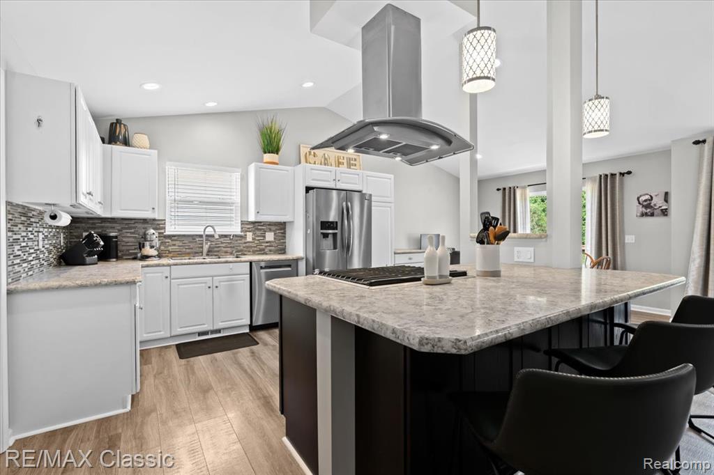 4176 W Pointe Drive, Waterford, MI 48329 — Photo 11