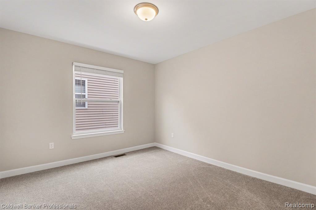 4817 W Stonegate Circle, Lake Orion, MI — Photo 31