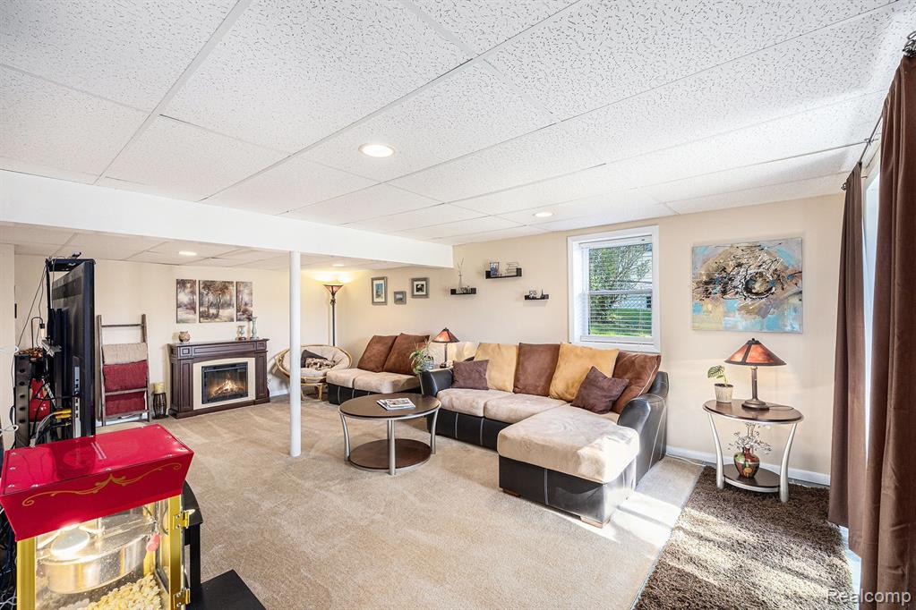 143 BROADWAY Street, Oxford, MI 48371 — Photo 25