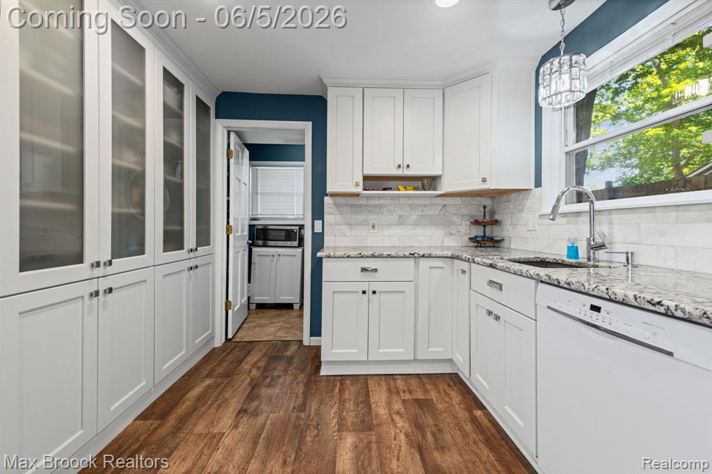 5338 Wildwood Drive, Howell, MI 48843 — Photo 12