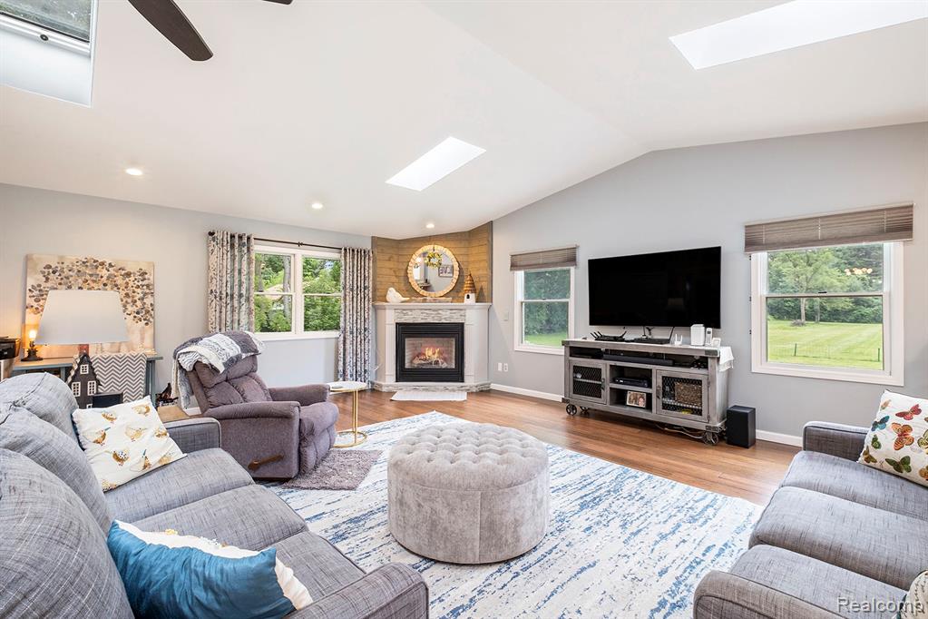 6343 Clovis Avenue E, Flushing, MI 48433 — Photo 16