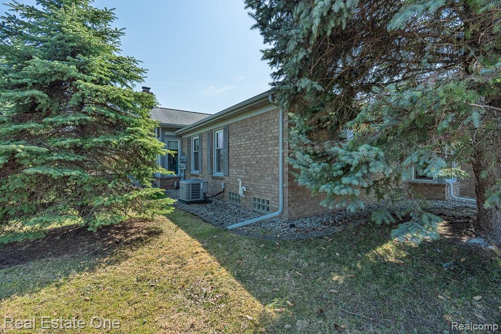 48790 Mill Bank Court, Utica, MI 48315 — Photo 30