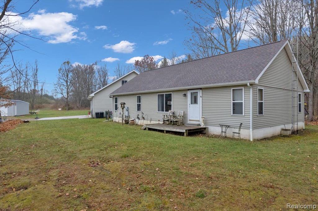 6789 LYONS Road, Imlay City, MI 48444 — Photo 24