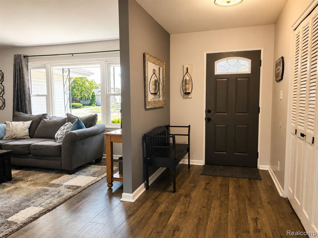 4108 Allen Court, Bay City, MI 48706 — Photo 4