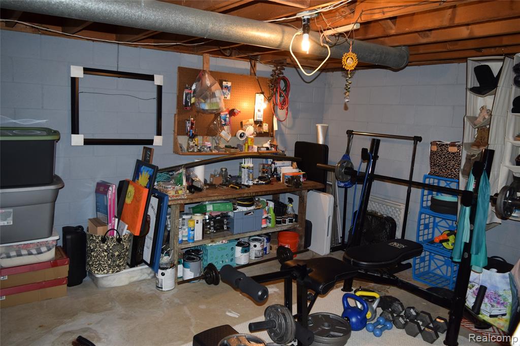6009 Lancaster Drive, Flint, MI 48532 — Photo 32