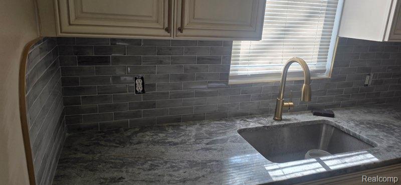 5057 University Place, Detroit, MI 48224 — Photo 11