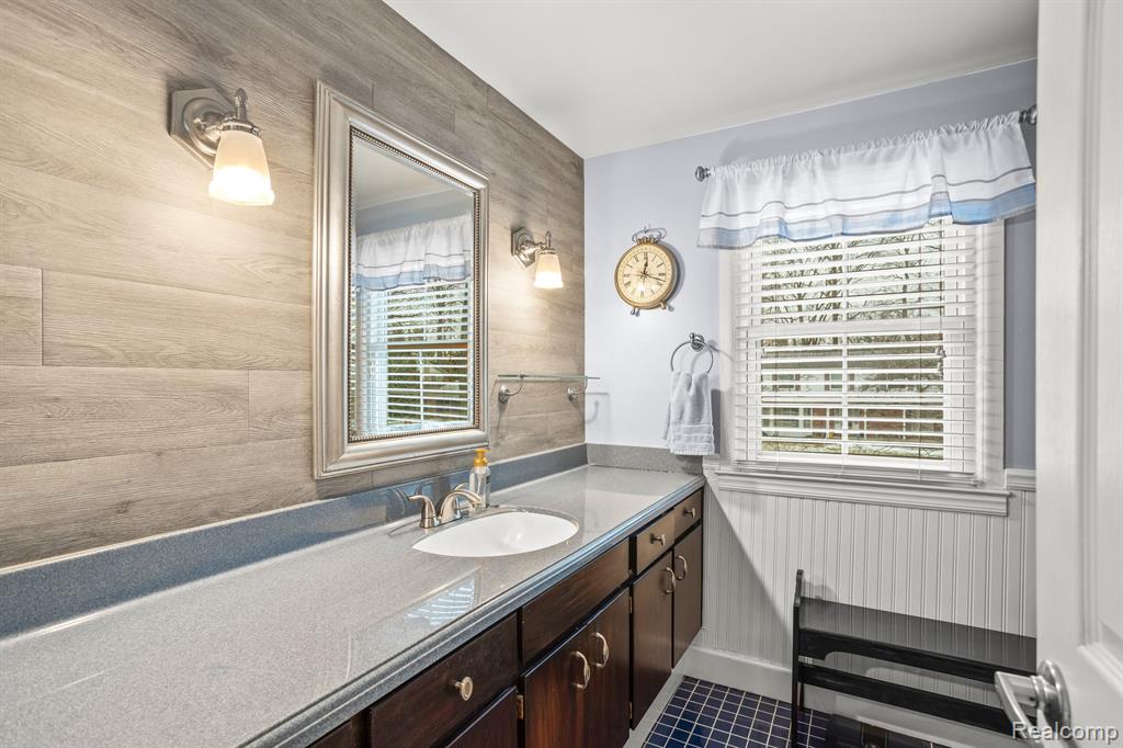 5551 NORTHCOTE, West Bloomfield, MI — Photo 28