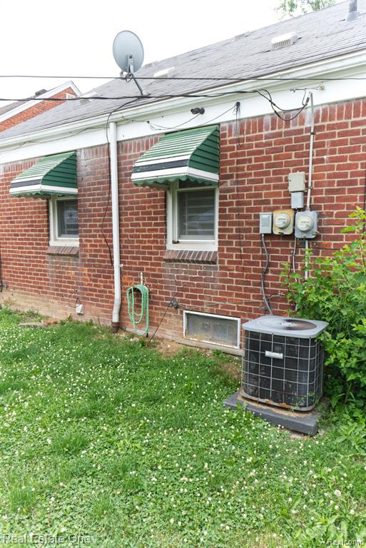 7676 BRAILE Street, Detroit, MI 48228 — Photo 29