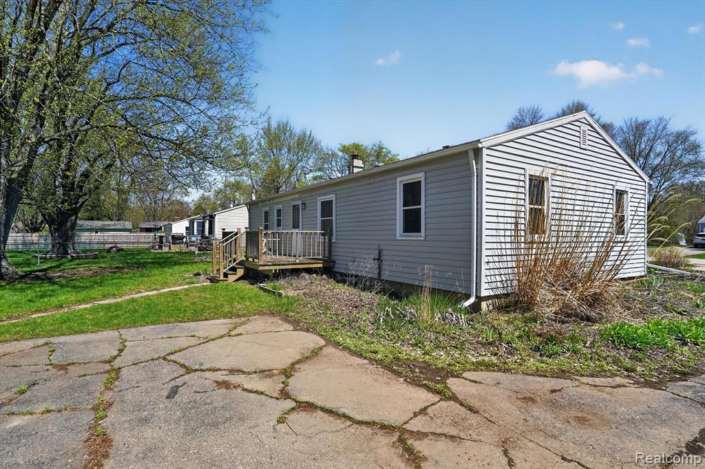 1392 Winfield Drive, Swartz Creek, MI 48473 — Photo 28