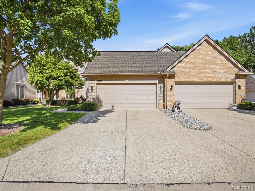 52088 Southview Ridge, Macomb, MI 48042 — front exterior
