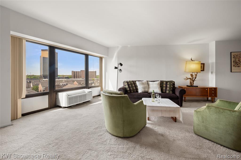 5000 Town Center Center, 703, Southfield, MI 48075 — Photo 15