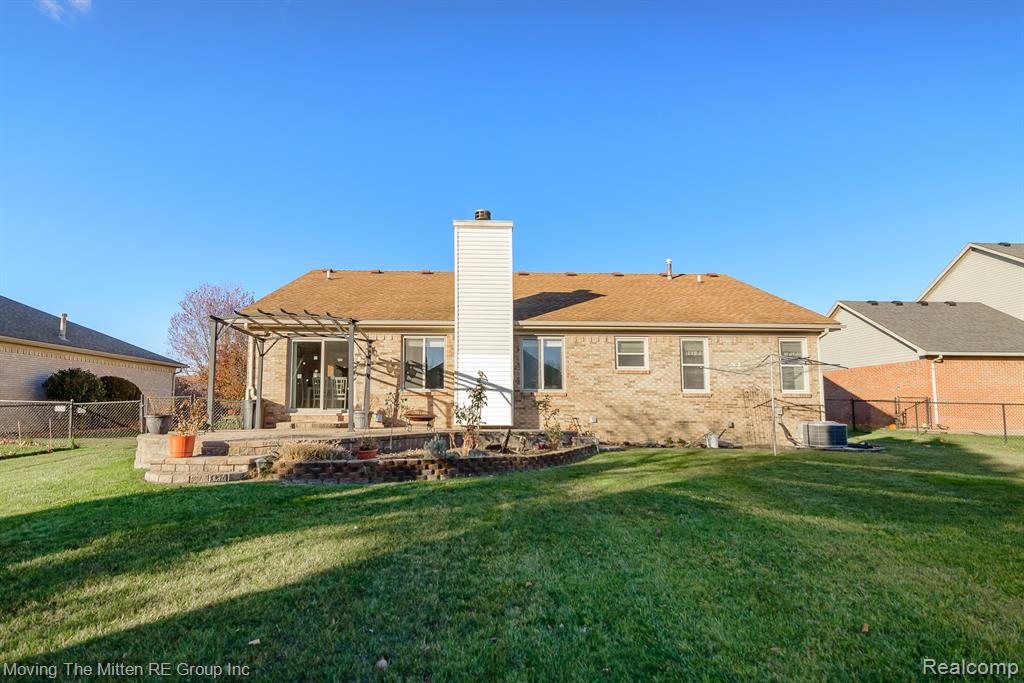 47663 Belmont Drive, Belleville, MI 48111 — Photo 40