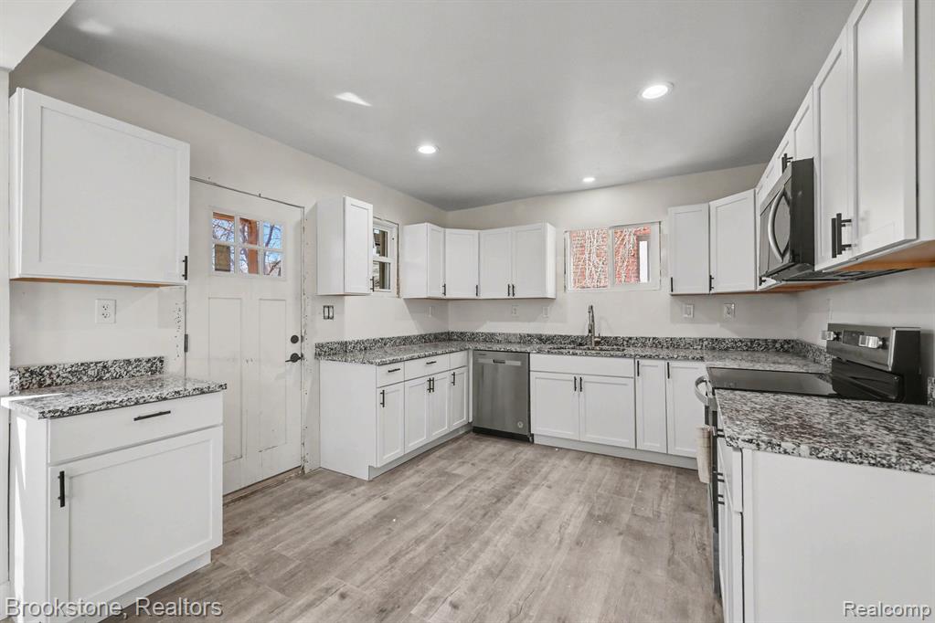 5533 Sheridan Street, Detroit, MI 48213 — Photo 9