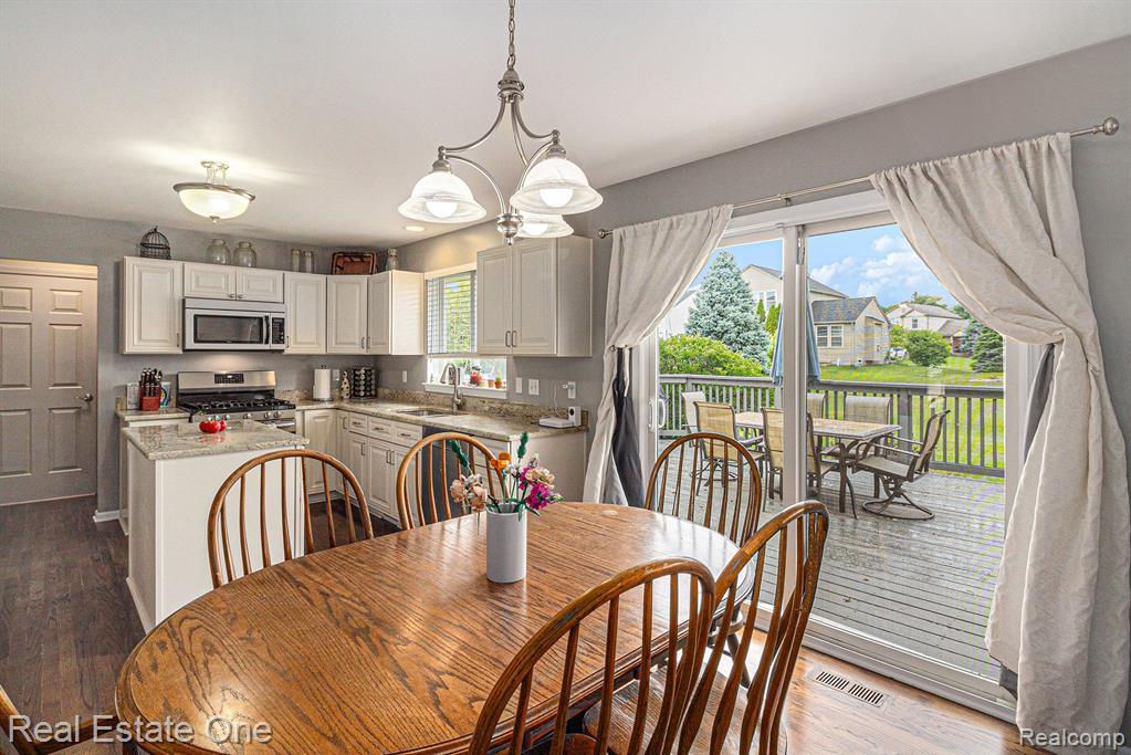 852 Deer Run Lake Road, Holly, MI 48442 — Photo 11