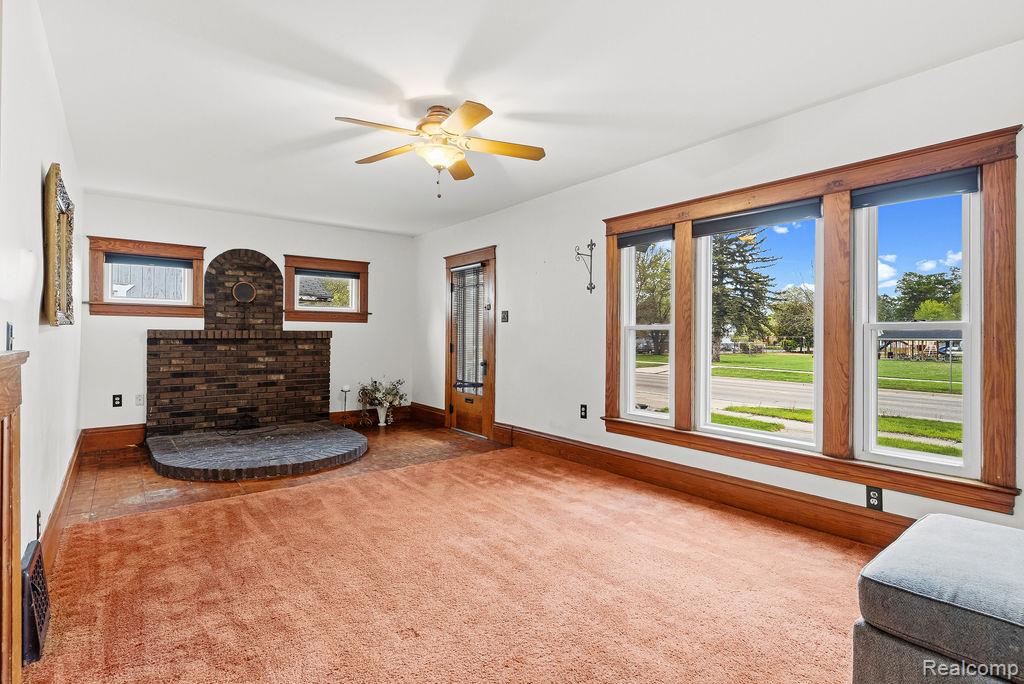 305 N Almont Avenue, Imlay City, MI 48444 — Photo 11