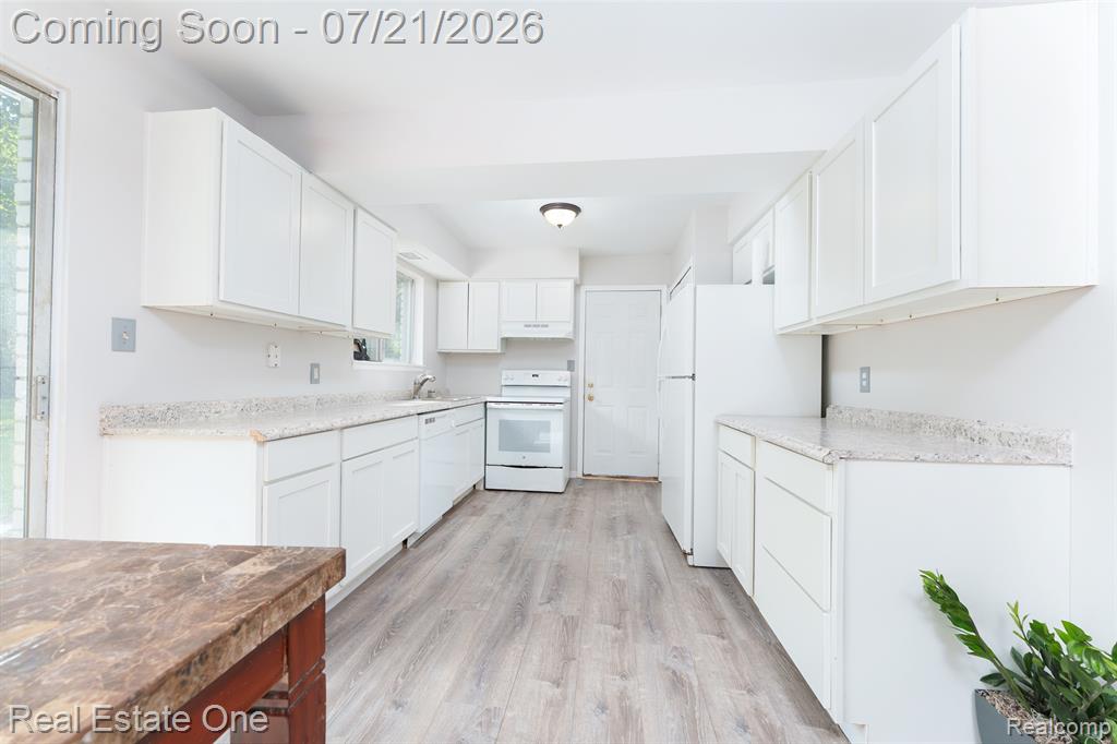 4069 Village Square, Brighton, MI 48114 — Photo 12