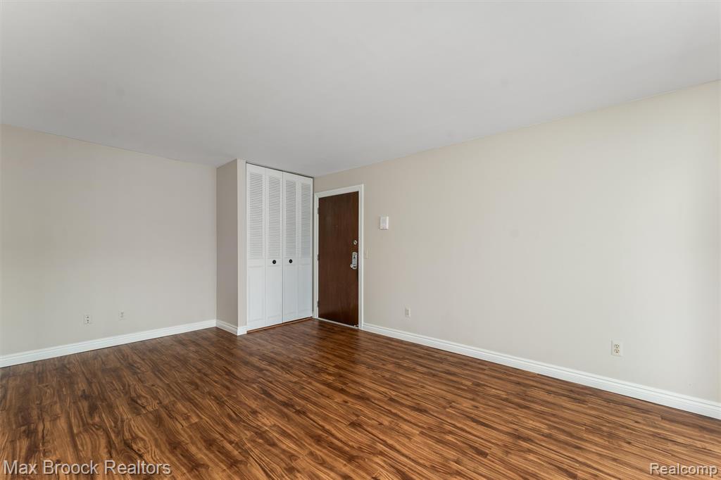 420 Baldwin Avenue, 84, Rochester, MI 48307 — Photo 4