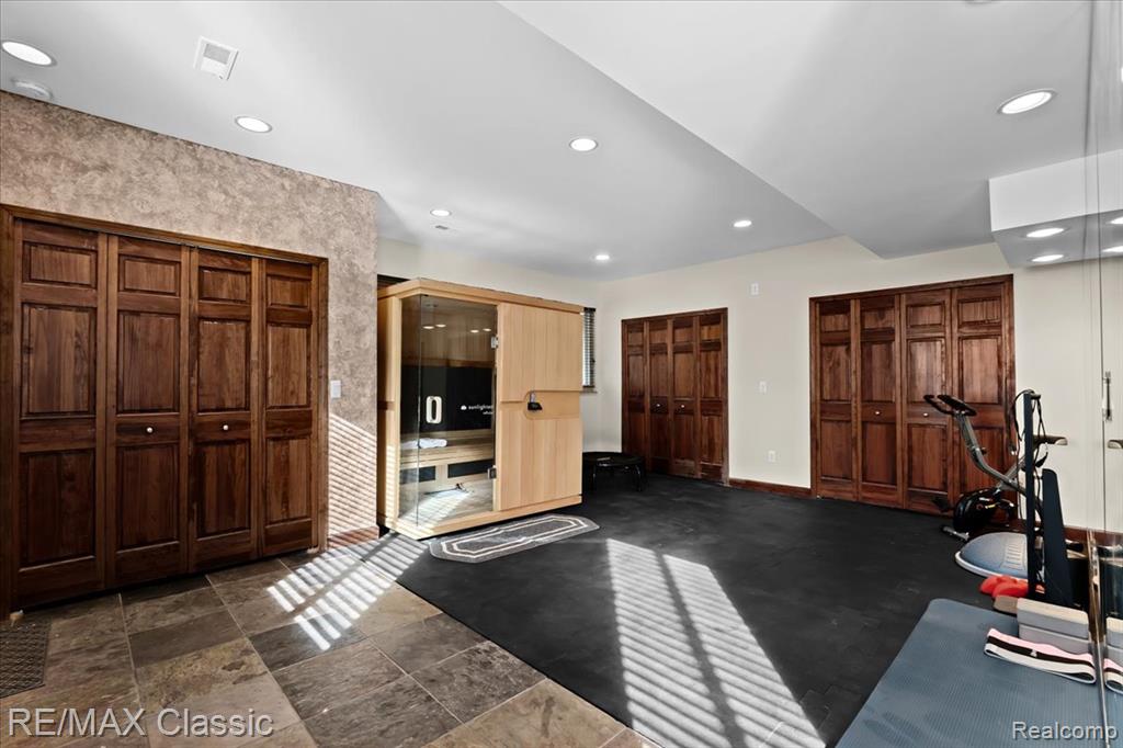 2345 E Commerce Road, Milford, MI 48381 — Photo 41