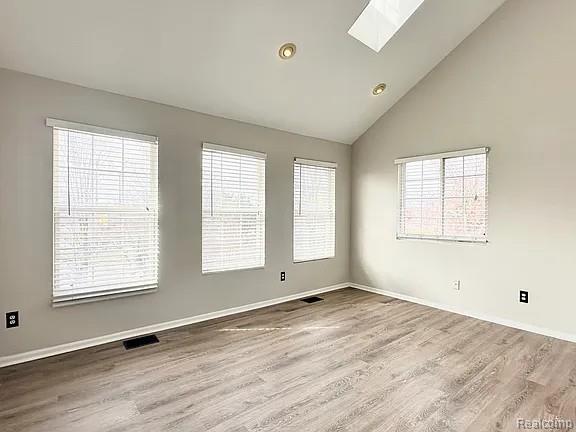 1075 Beaver Run, Troy, MI 48083 — Photo 2