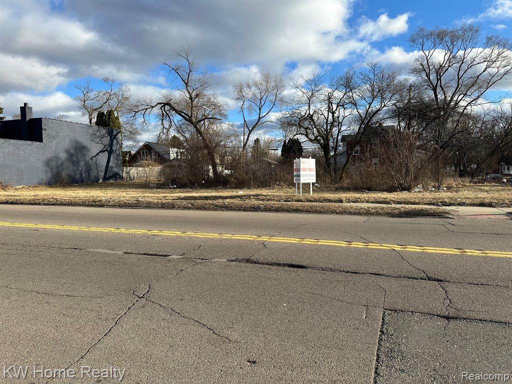 3302 E 7 MILE Road, Detroit, MI 48234 — Photo 2