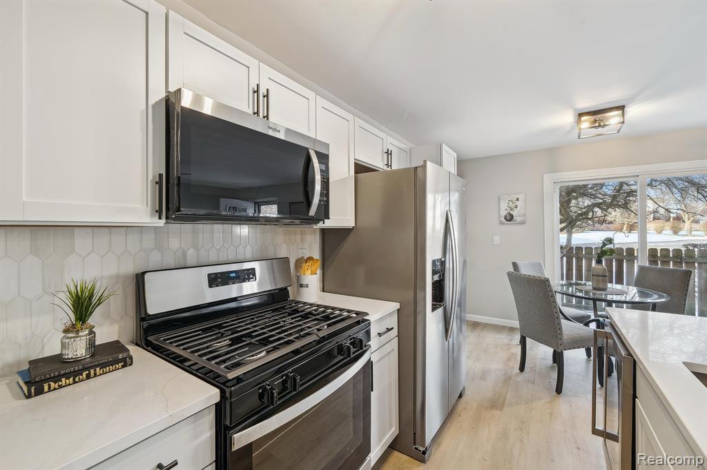 23667 STONEHENGE Boulevard, Novi, MI — Photo 14