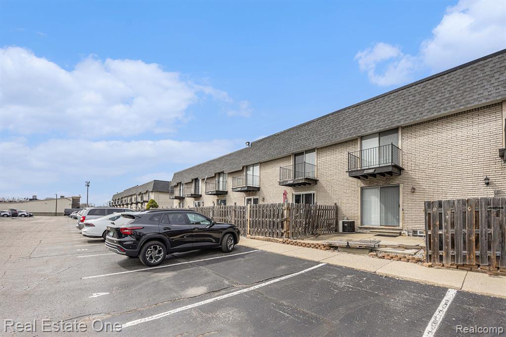 4288 15 MILE Road, Sterling Heights, MI 48310 — Photo 19