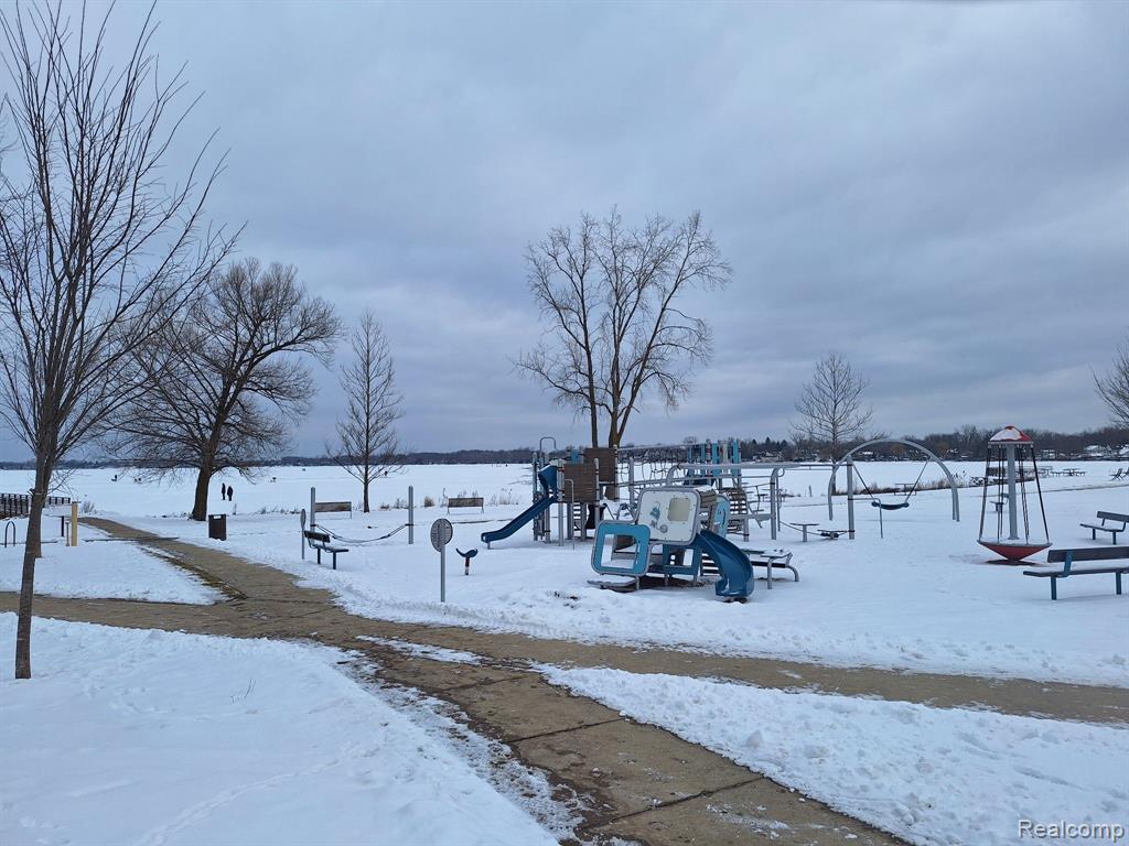 506 DECKER Road, Walled Lake, MI 48390 — Photo 6
