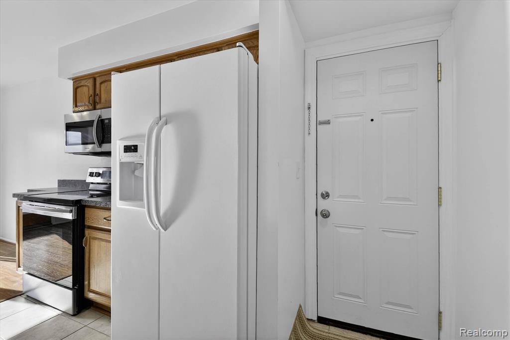 2736 Glenbridge Court, Ann Arbor, MI 48104 — Photo 17
