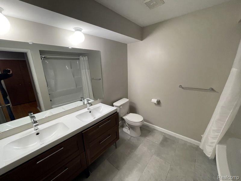 4924 BROOMFIELD, West Bloomfield, MI — Photo 14