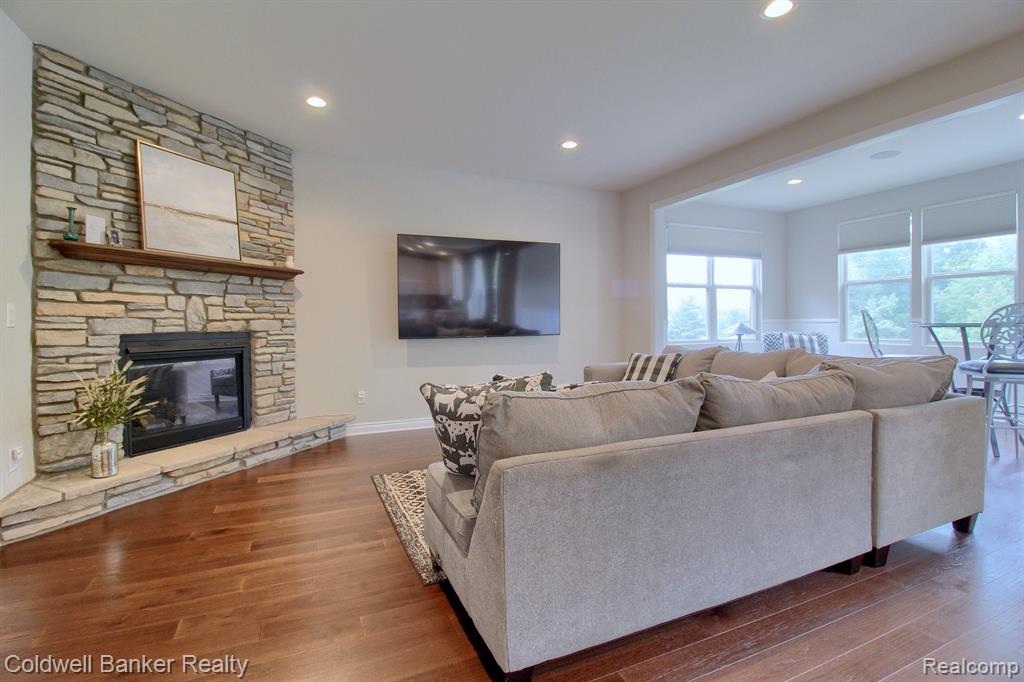 44298 BILLINGS Drive, Novi, MI 48377 — Photo 14