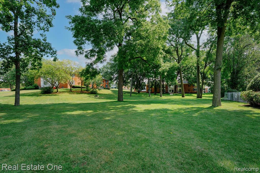 430 Fox Hills Drive N, A-1, Bloomfield Hills, MI 48304 — Photo 38