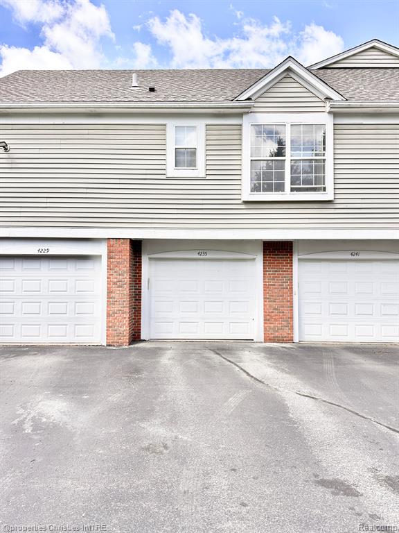 4235 BERKSHIRE Drive, Sterling Heights, MI 48314 — Photo 24