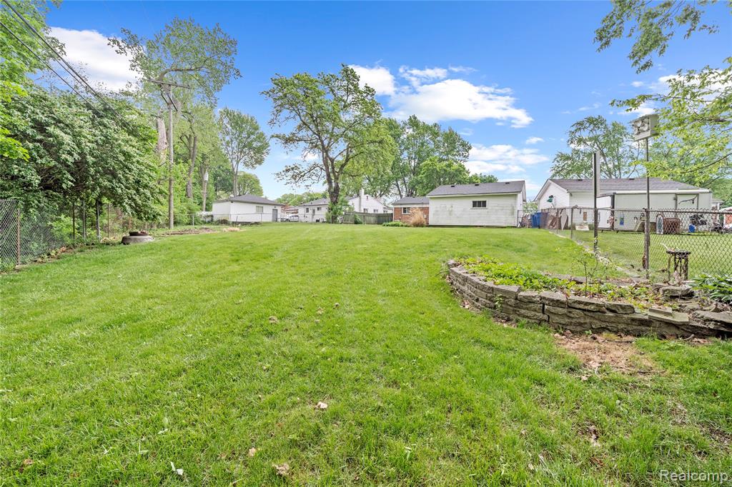 26916 Rouge River Drive, Dearborn Heights, MI 48127 — Photo 50