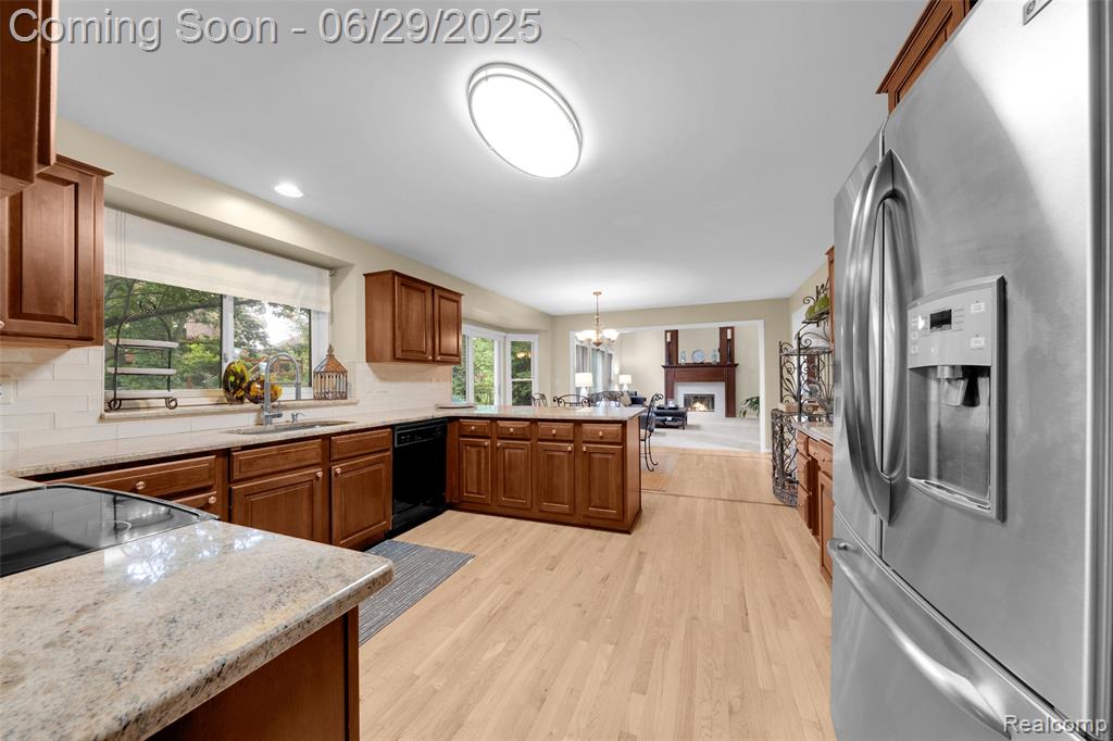 4240 Blue Heron Drive, Auburn Hills, MI 48326 — Photo 13