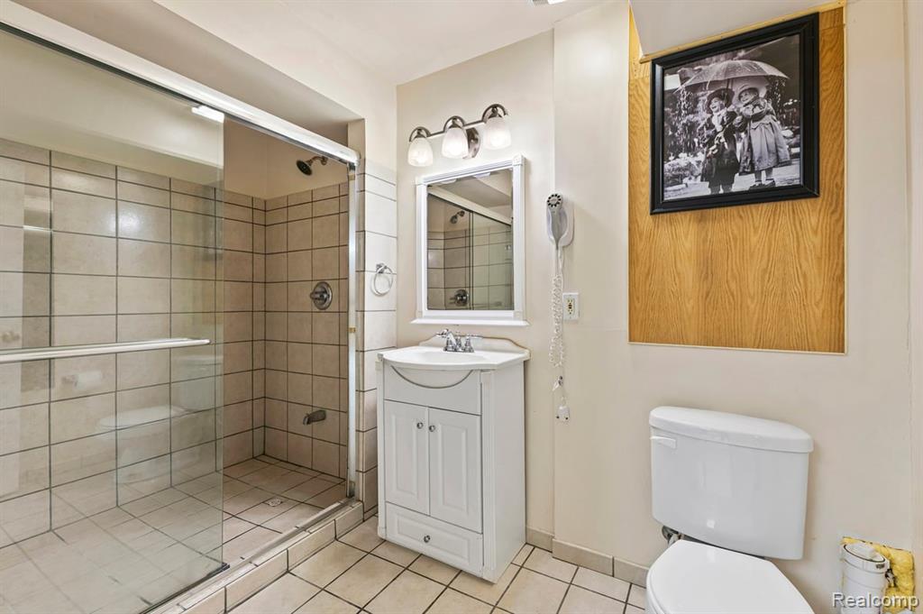 8886 Stonebridge Court, Van Buren, MI 48111 — Photo 26