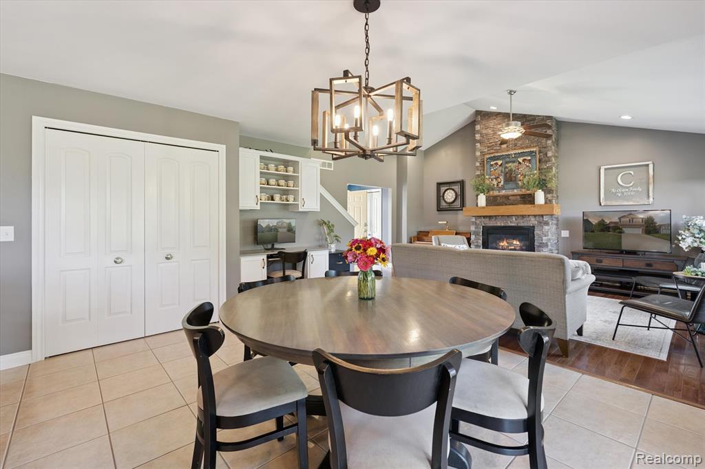 7056 Glenmeadow Court, Grand Blanc, MI 48439 — Photo 17