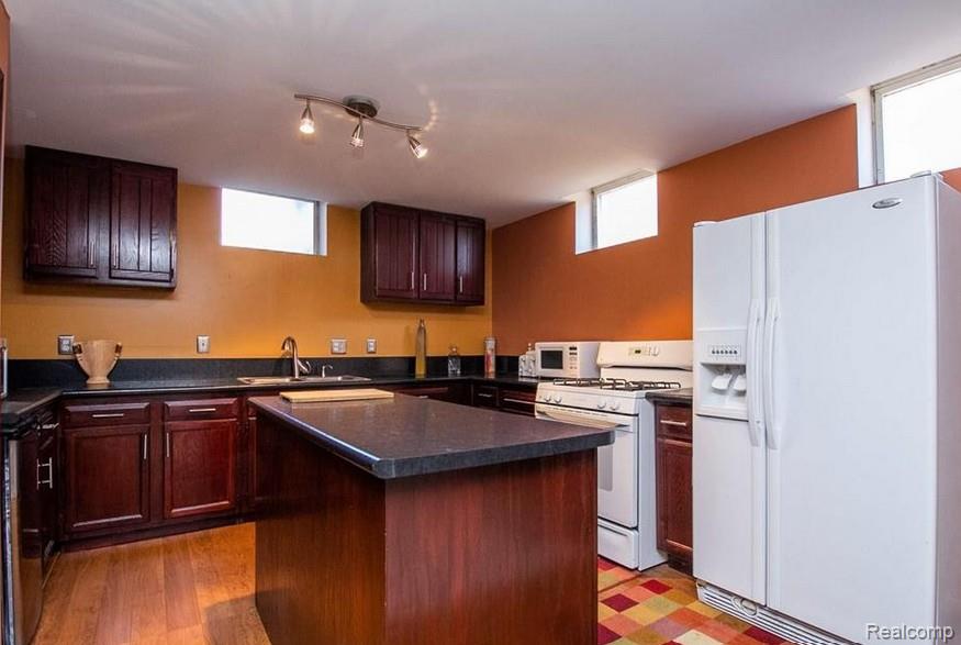 48428 Estera Drive, Utica, MI 48315 — Photo 32