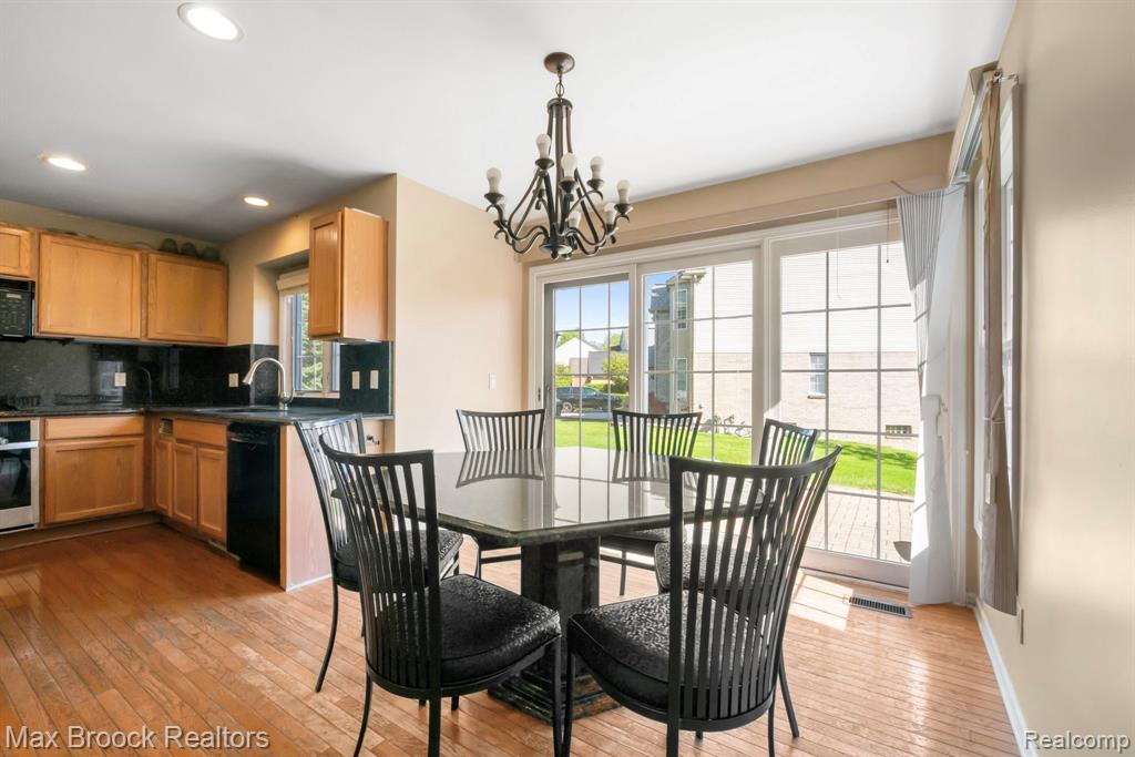 7657 Windgate Circle, West Bloomfield, MI 48323 — Photo 21