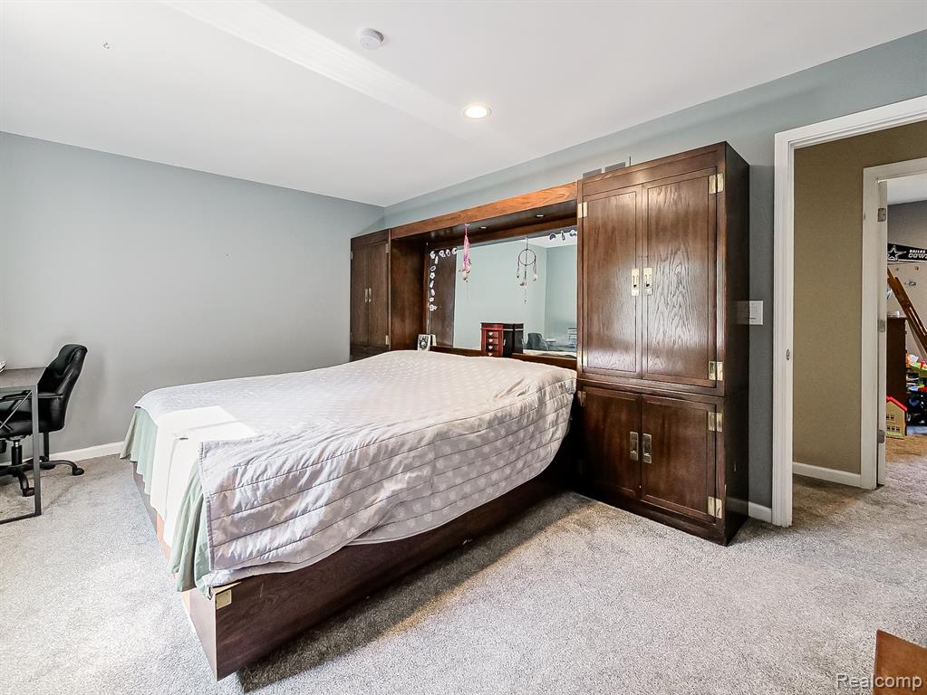900 Surrey Heights, Westland, MI 48186 — Photo 11